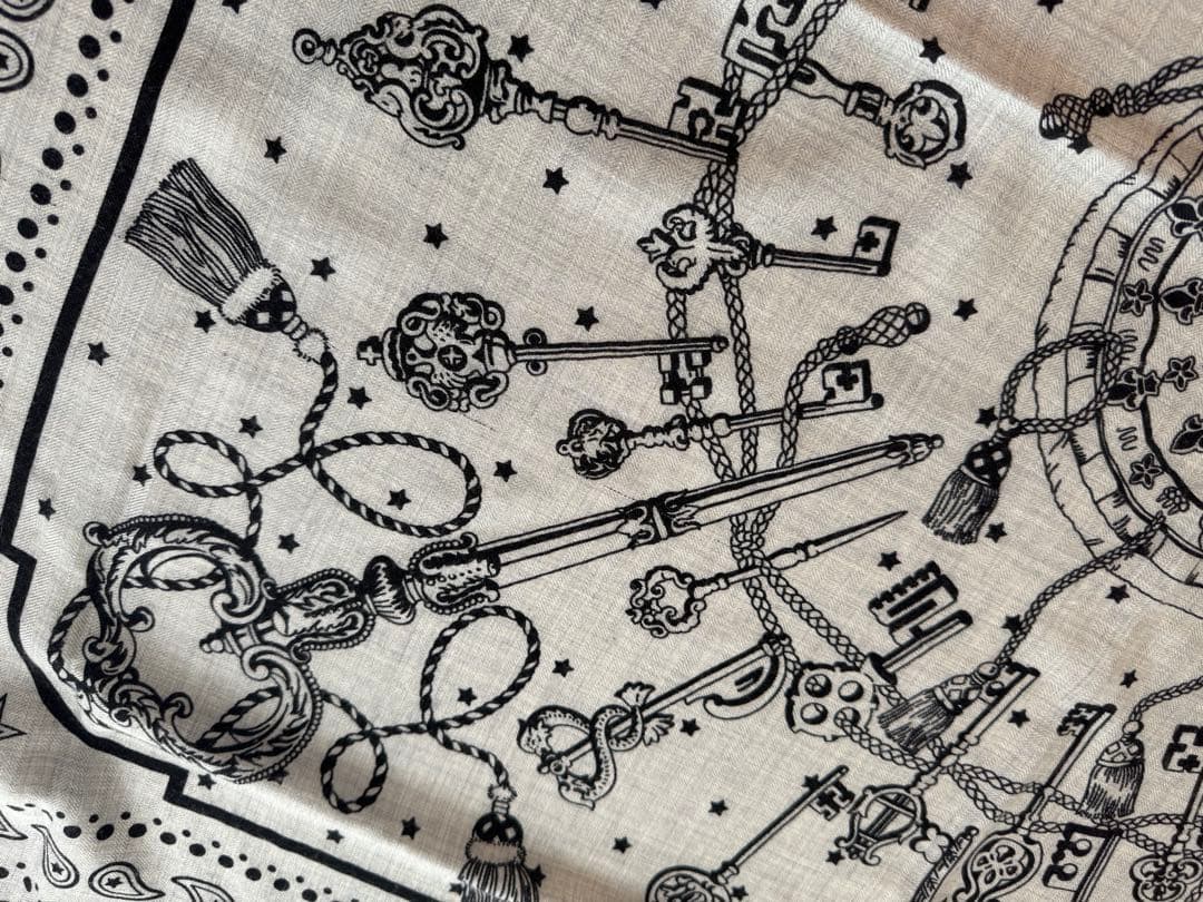 良品　エルメス　20AW LES CLES　レクレ バンダナ カレジェアン140