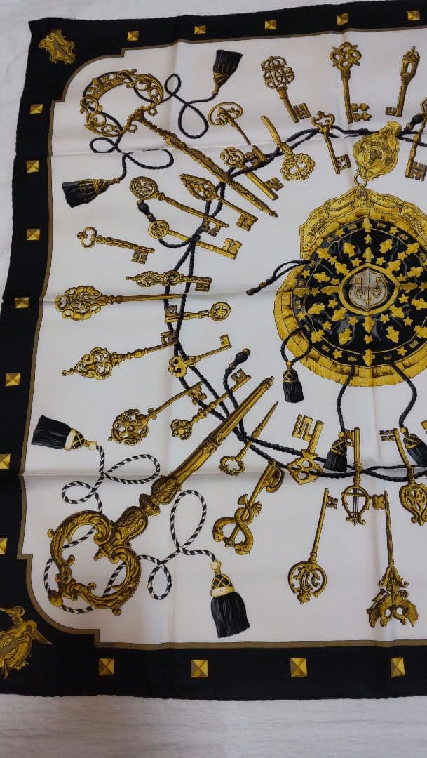 HERMES※カレ90LESCLES鍵モチーフブラック シルクスカーフ