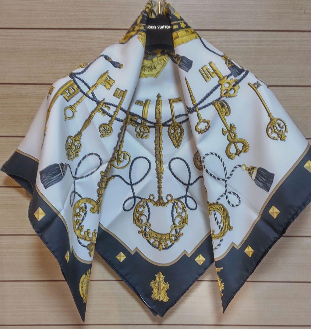 HERMES※カレ90LESCLES鍵モチーフブラック シルクスカーフ