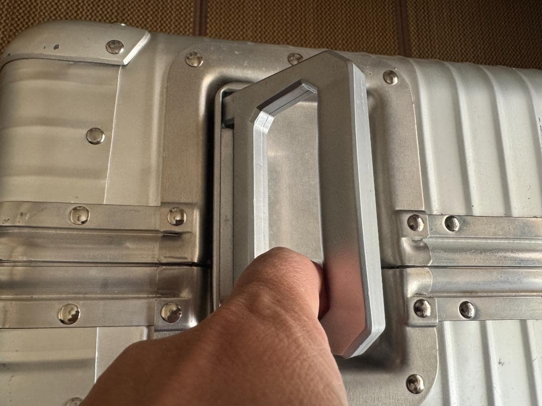 大幅値下・廃番青ロゴ・希少トップハンドルモデル・RIMOWA （98〜100L）