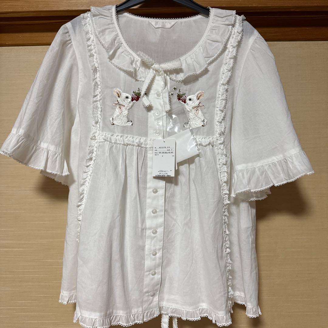 新品未使用　ピンクハウスラビット刺繍ブラウス　シロ