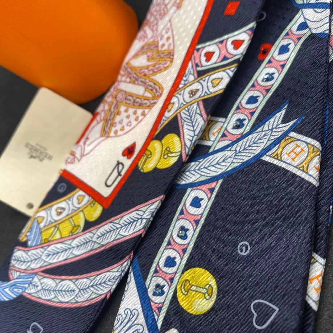 【新品未使用✨】 HERMES ハートのクイーン ツイリー スワロフスキー