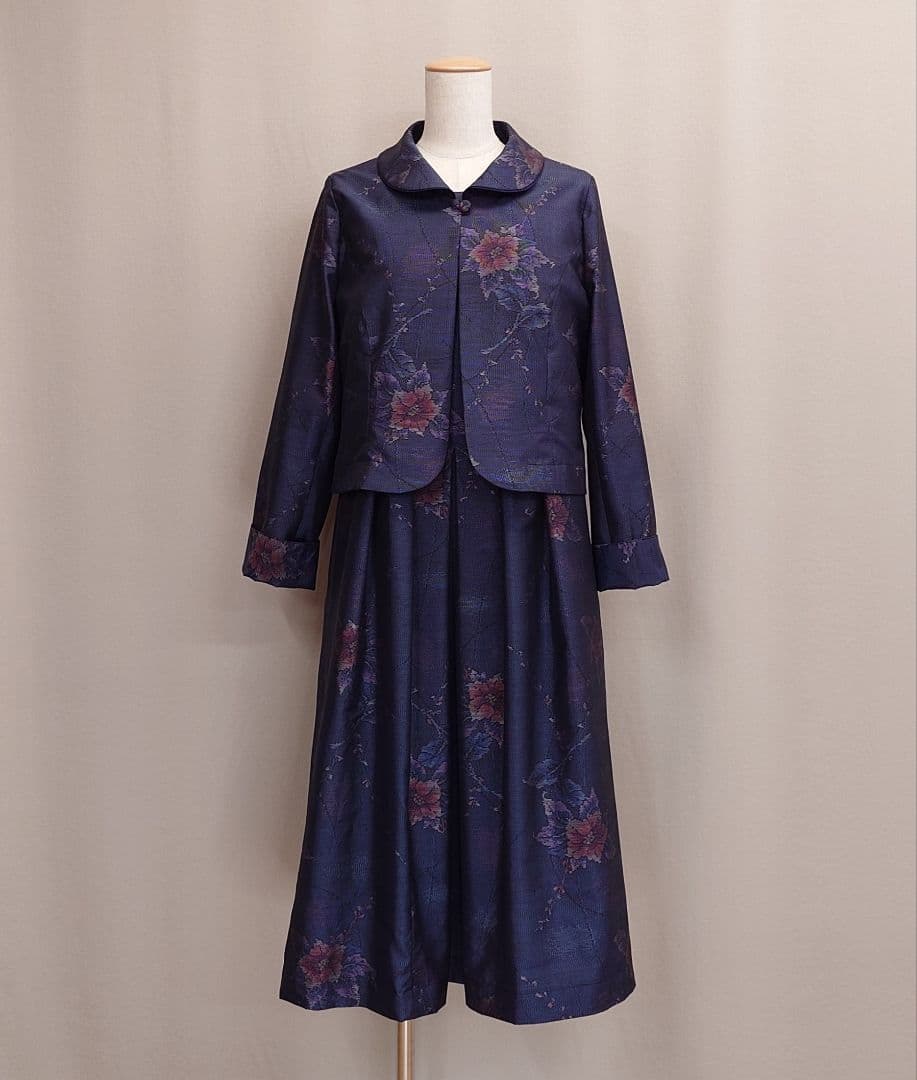 着物リメイク パイピングカラーのジャケットとプリーツワンピース