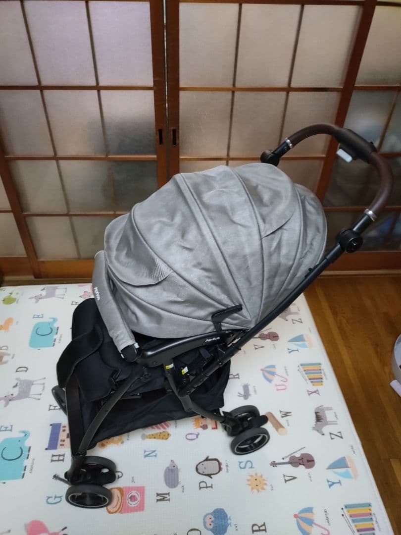 ゆず。様Aprica 折りたたみベビーカー ブラック/グレー