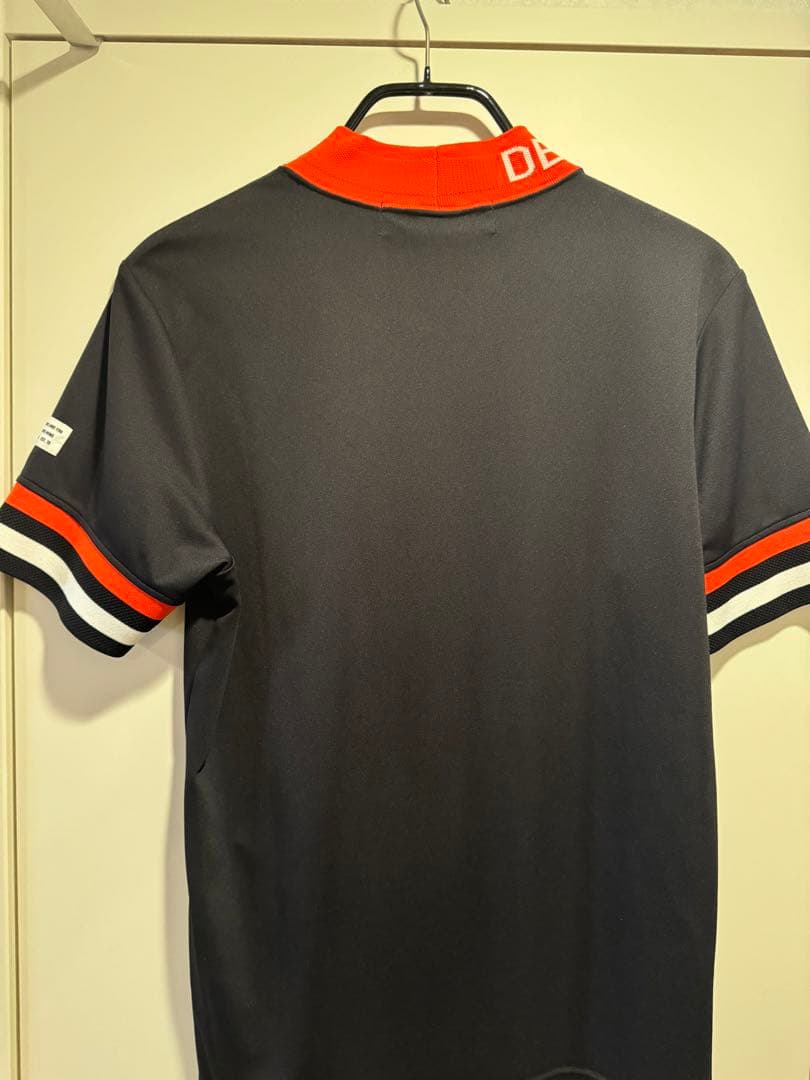 DECEMBERMAY（ディッセンバーメイ）ロゴモックネックシャツ　ブラック