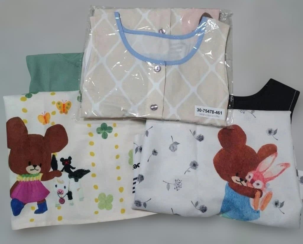 【土日限定割引中】セット商品　くまのがっこうエプロン　学研　すてきな先生