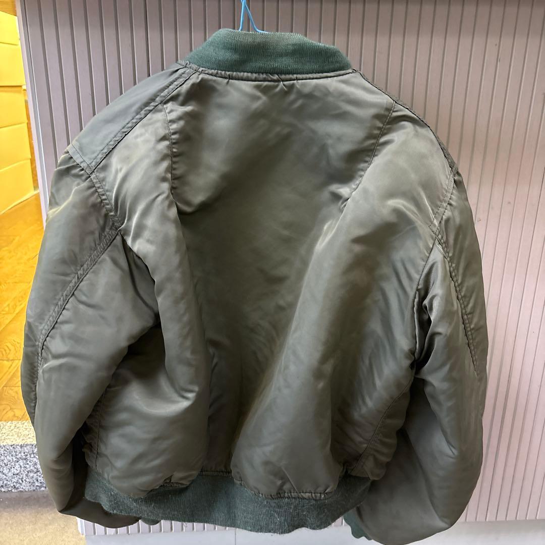 約40年前のM A-1です made in usa