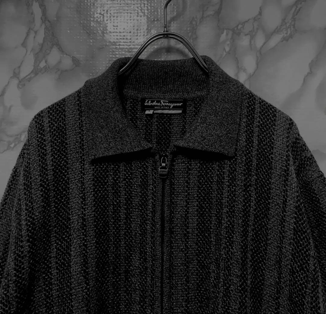 良品　Salvatore Ferragamo フェラガモ　デザインジップニット