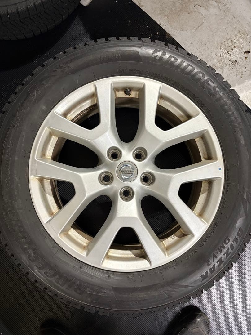 （送料無料）ブリザック DM-V3 235/60R18 4本セット