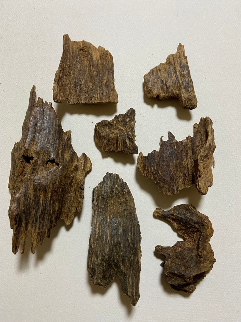 天然沈水沈香木詰め合わせ　25g