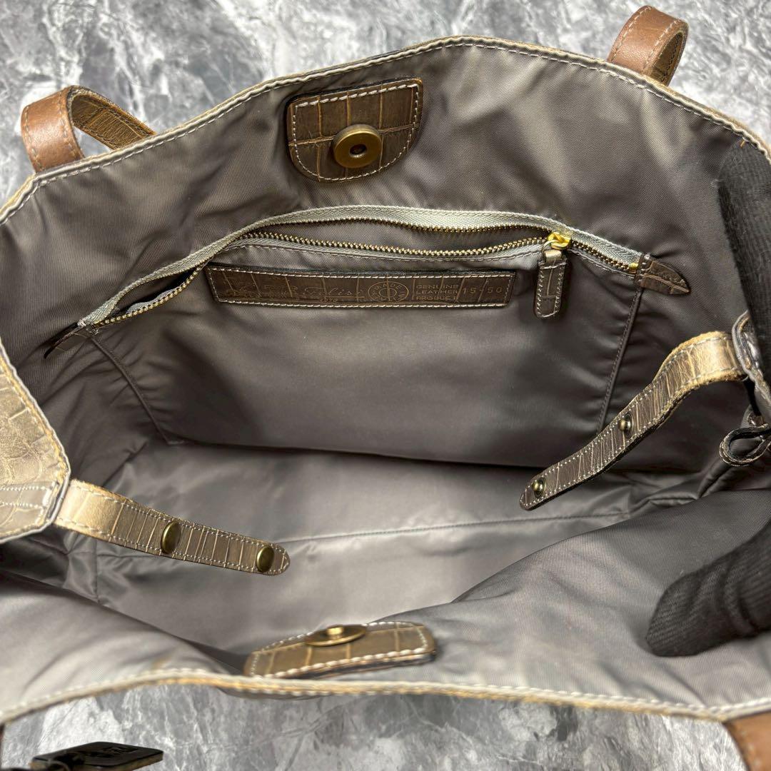 FELISI フェリージ　トートバッグ　カーキ　型押し　オールレザー