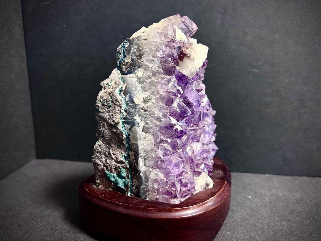 一点物 ファントムアメジストクラスター（紫水晶） 台座付き