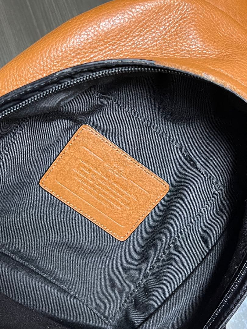 コーチ　ボディバッグ