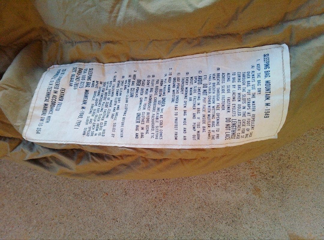 沖縄米軍実使用品　US1949年製 オリーブグリーン寝袋　ヴィンテージ