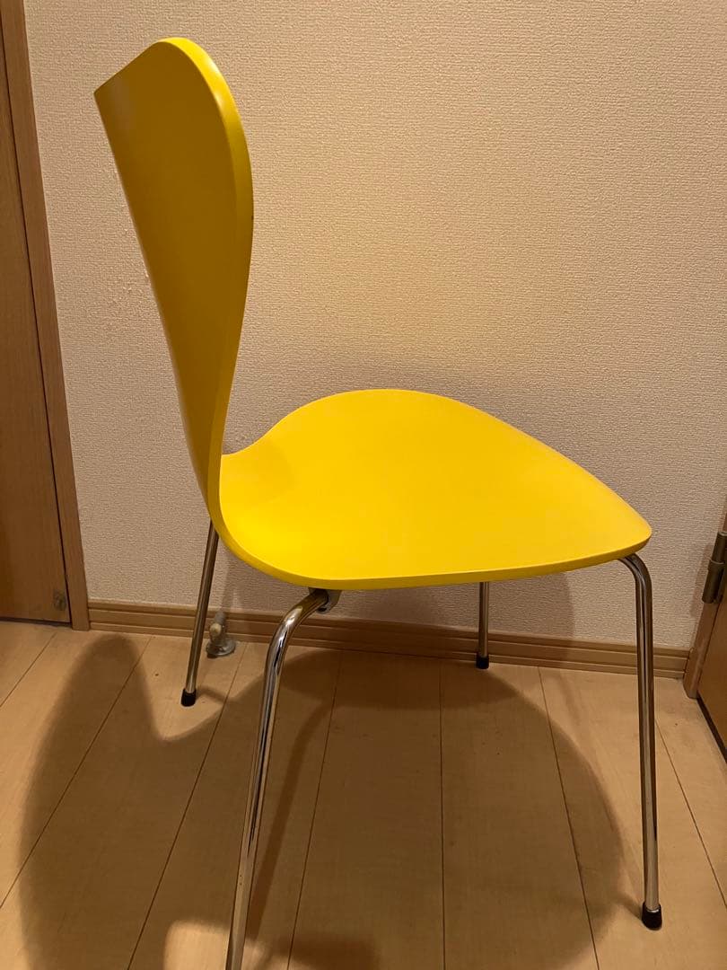 セブンチェア　イエロー　黄色