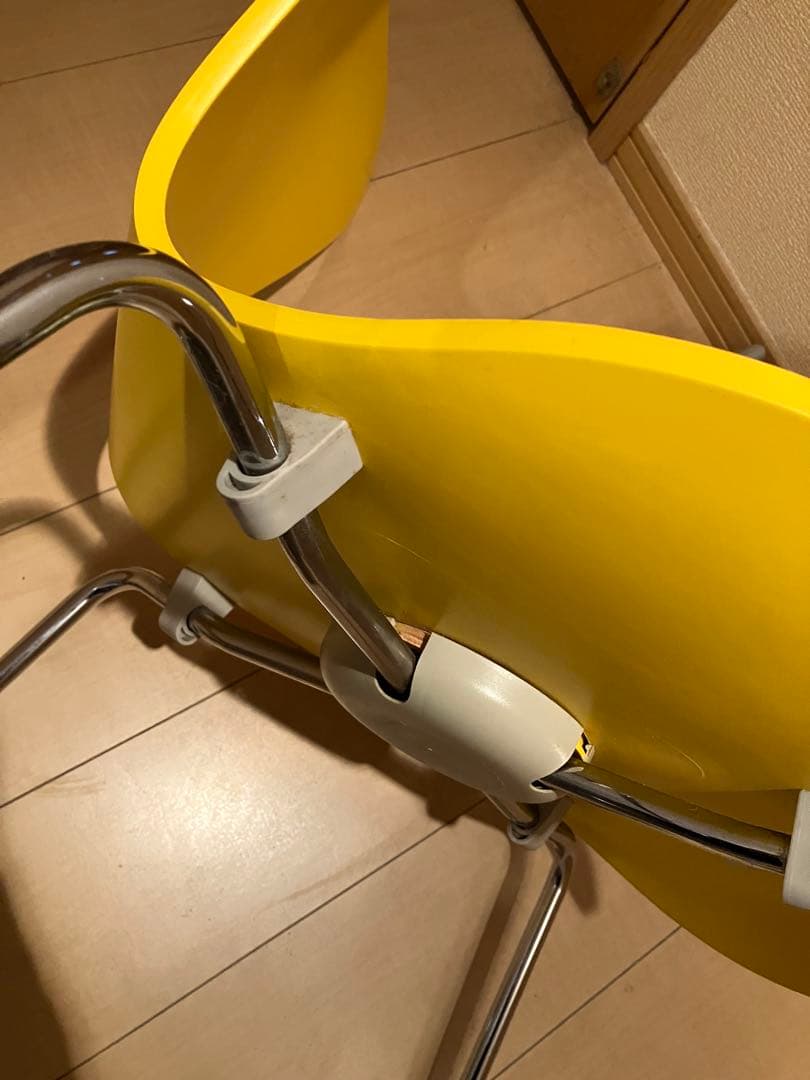 セブンチェア　イエロー　黄色