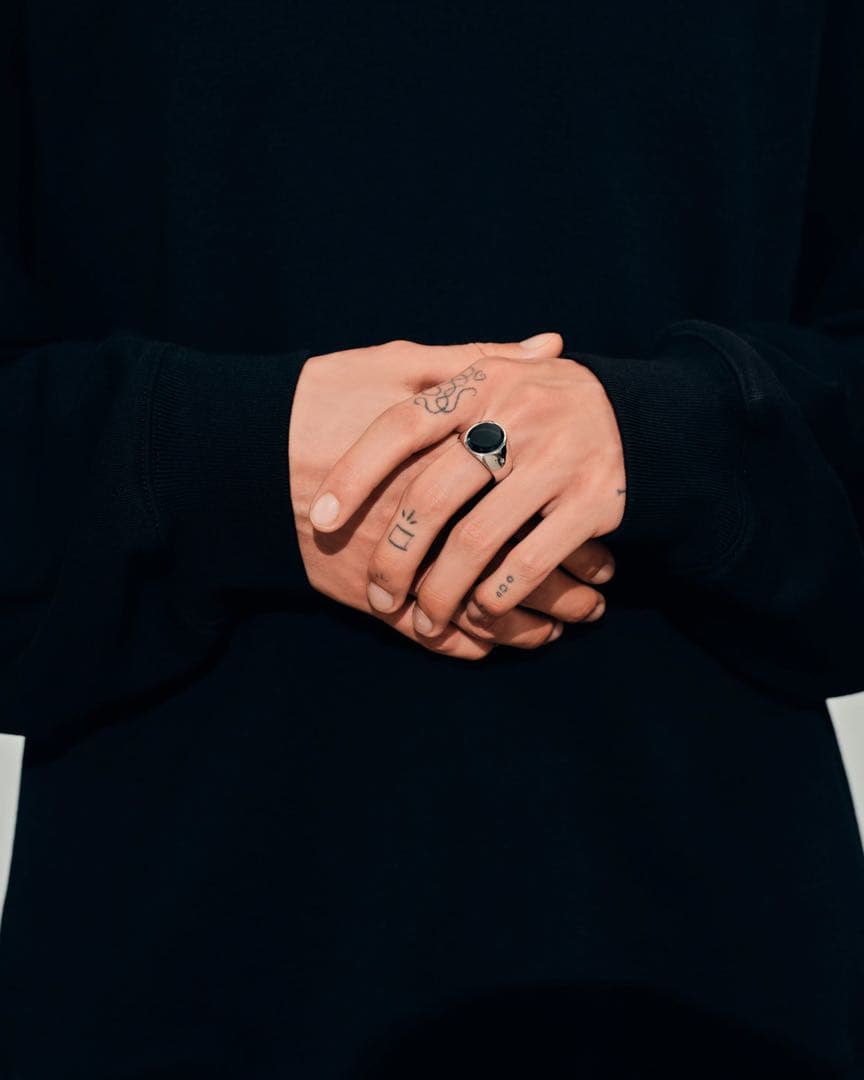 アクセサリー TOMWOOD / Oval Polished Black Onyx Ring