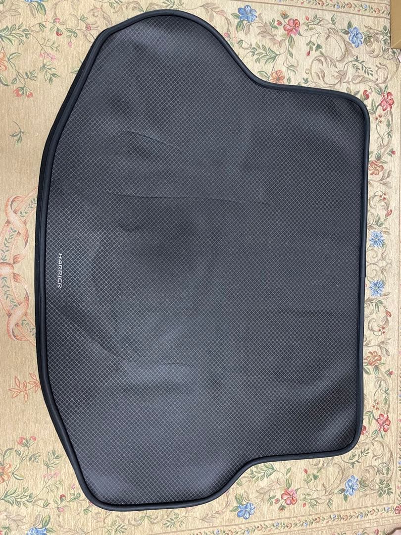 ハリアー60系　トヨタ純正トノカバー＆ラゲジソフトトレイ&リアマットセット