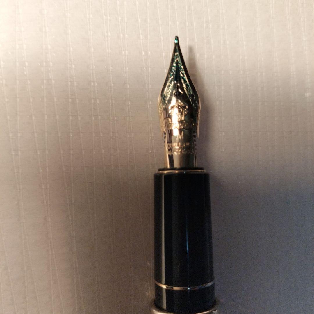 Pineider 万年筆 黒 ゴールド装飾