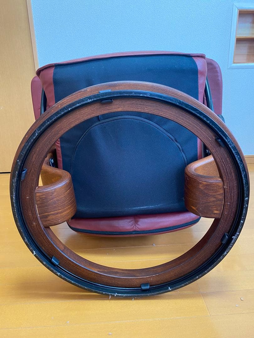 値下げ！世界で一番有名なエコーネスのリクライニングチェア！革張、ヘッドレスト昇降