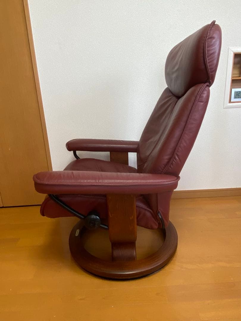 値下げ！世界で一番有名なエコーネスのリクライニングチェア！革張、ヘッドレスト昇降