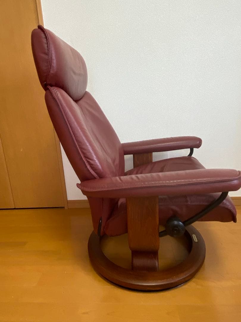 値下げ！世界で一番有名なエコーネスのリクライニングチェア！革張、ヘッドレスト昇降