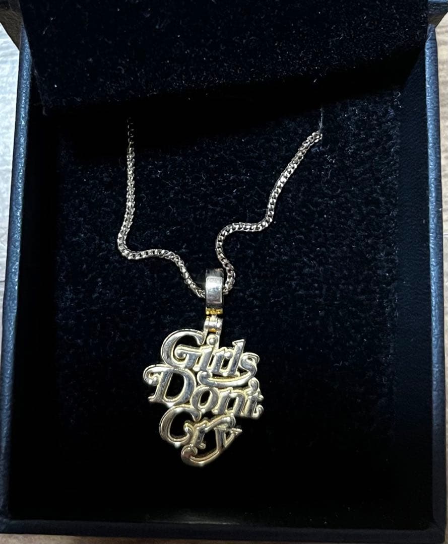girls don't cryネックレス