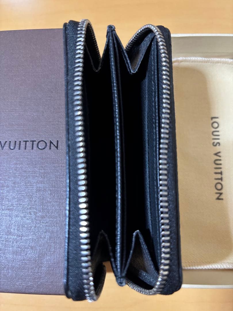 LOUIS VUITTON ダミエ・グラフィット ケース