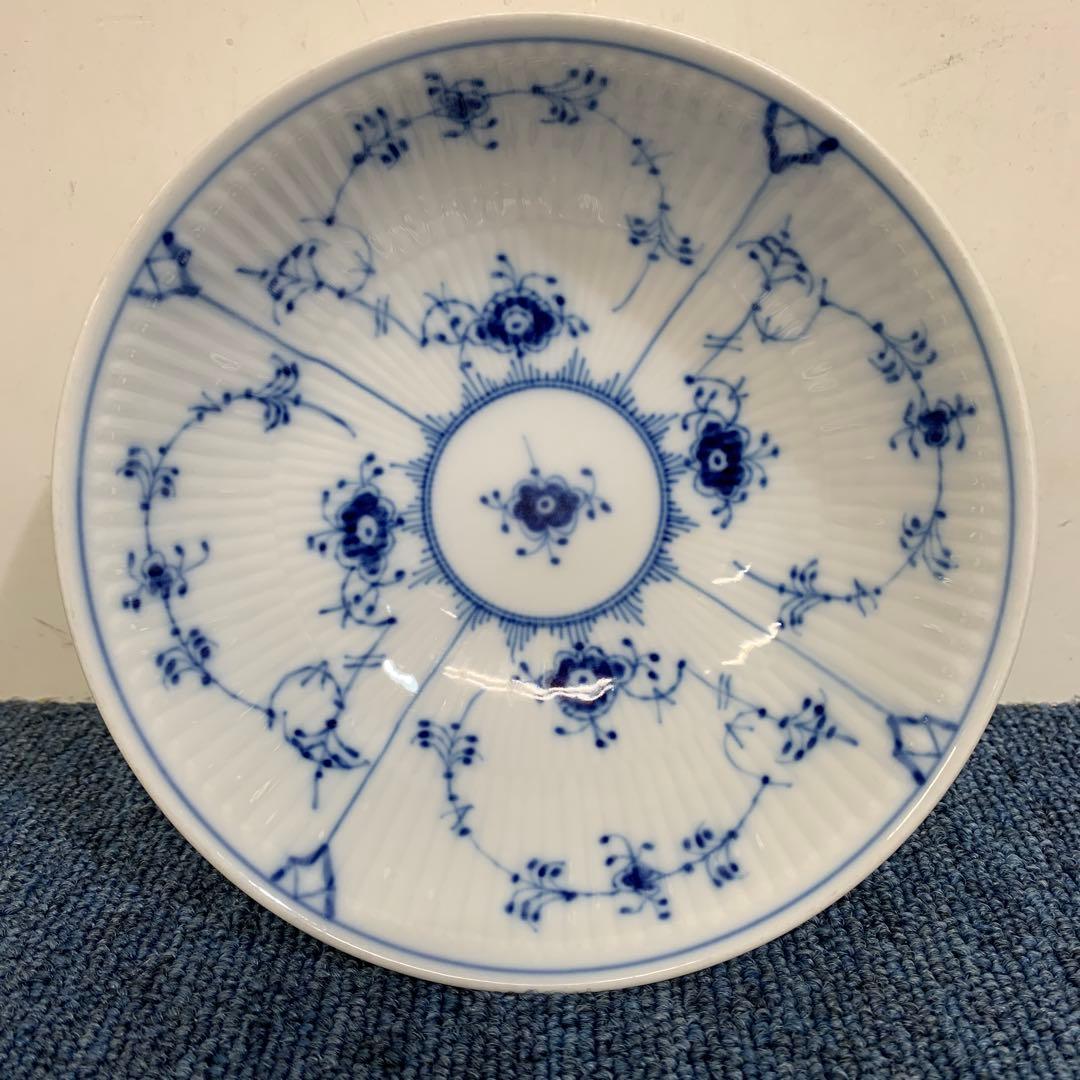 4 ロイヤルコペンハーゲン ブルーフルーテッドプレイン ボウル　15.5センチ