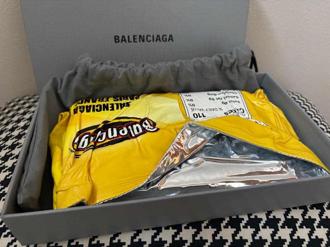 BALENCIAGA チップス クラッチウォレット グロッシーカーフスキン