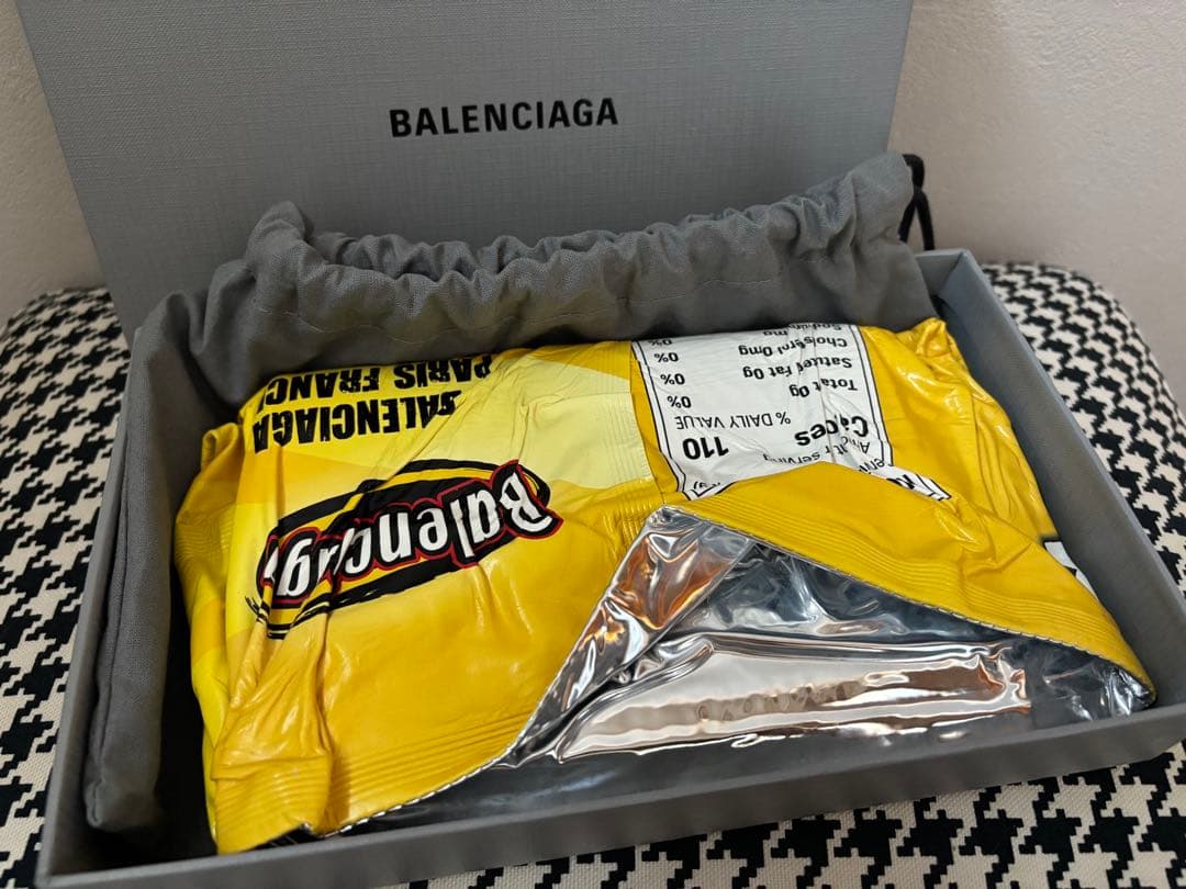 BALENCIAGA チップス クラッチウォレット グロッシーカーフスキン