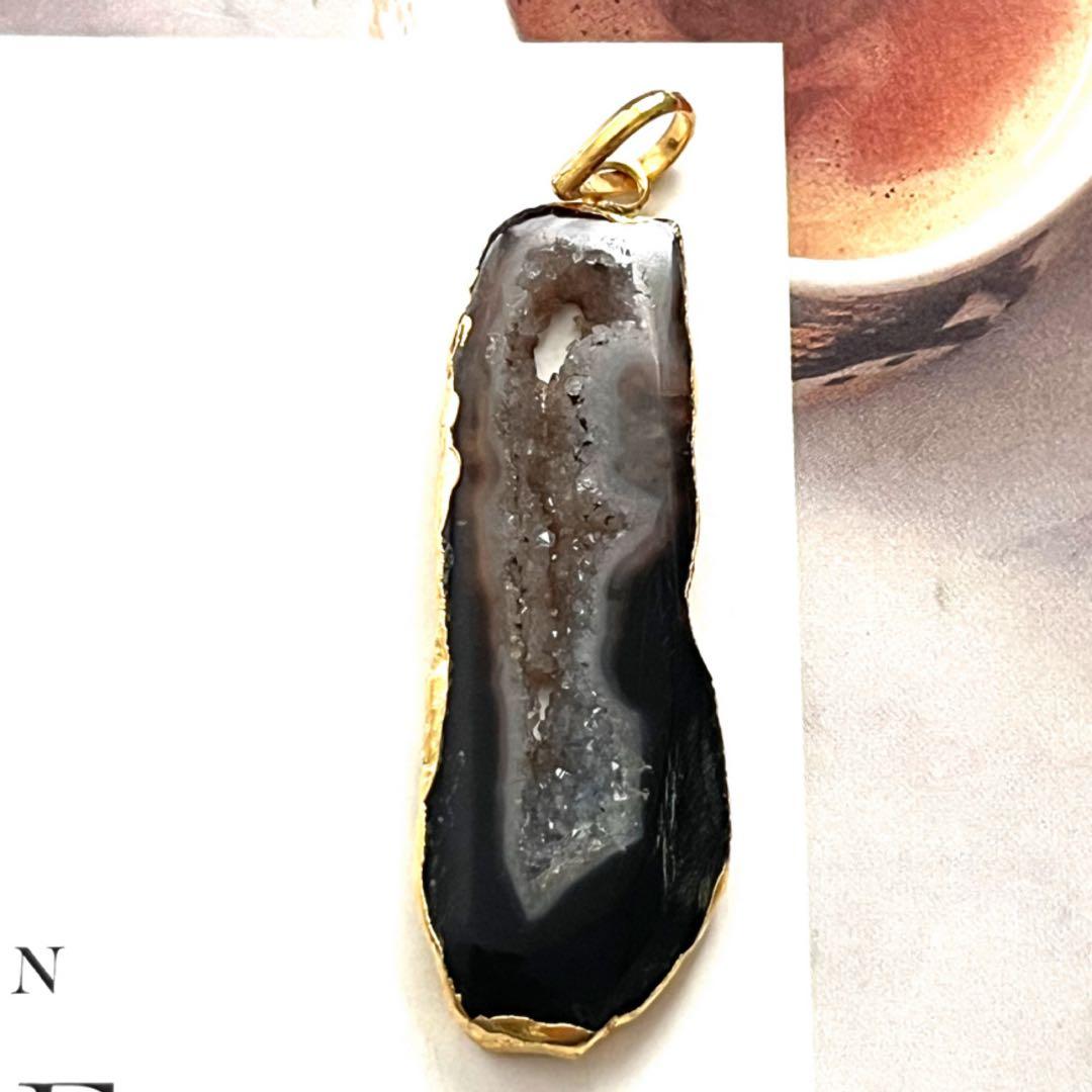 1点作品☺︎ 大粒枠ブラックアゲートネックレストップ