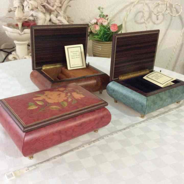 イタリア製宝石小物入れオルゴール2種類