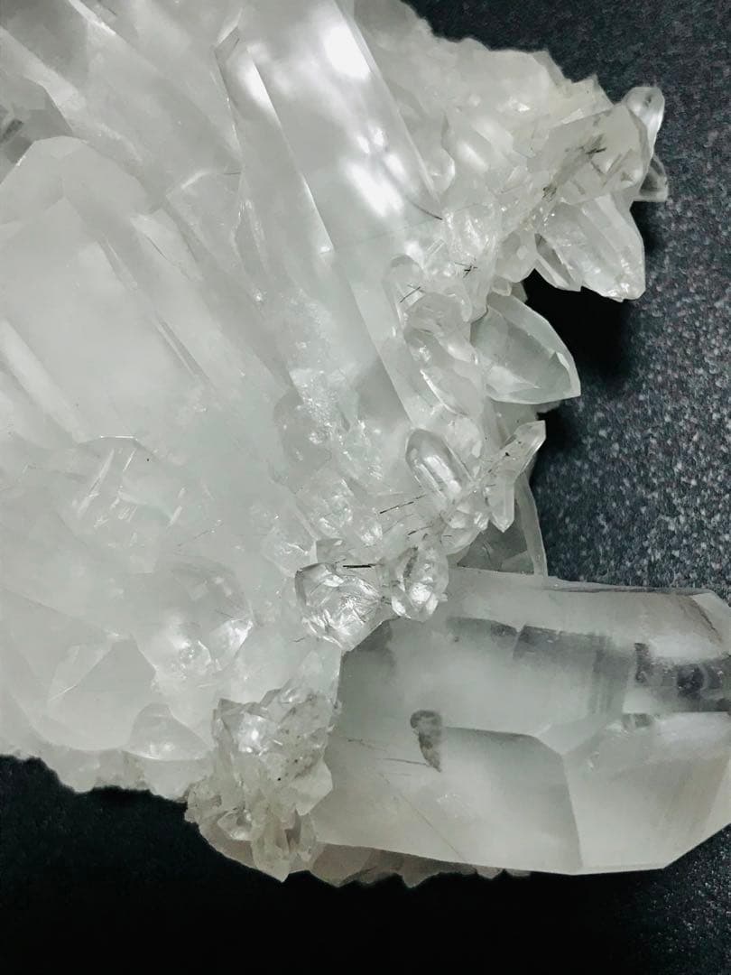 天然石　ブラジル産　ブラックルチル・虹入り　クラスター　原石　パワーストーン