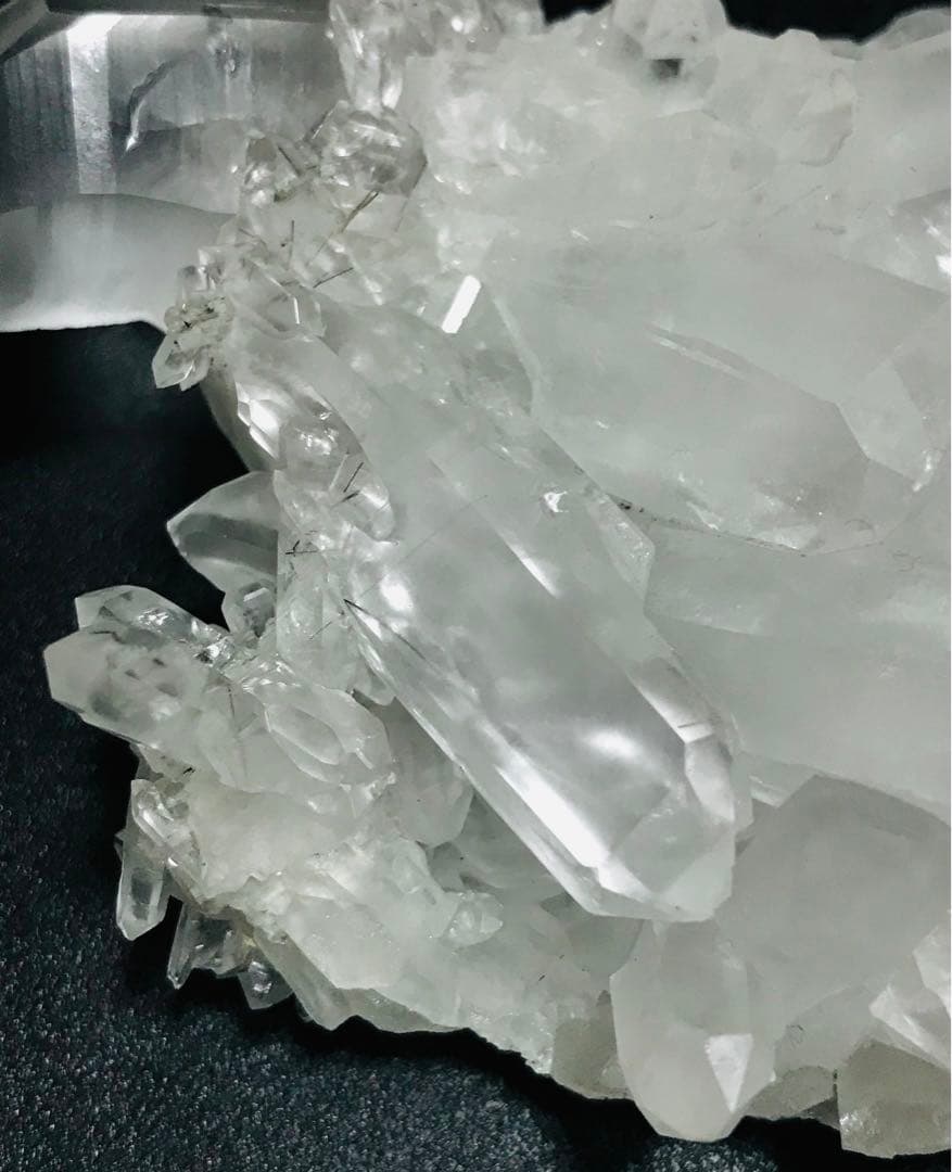 天然石　ブラジル産　ブラックルチル・虹入り　クラスター　原石　パワーストーン