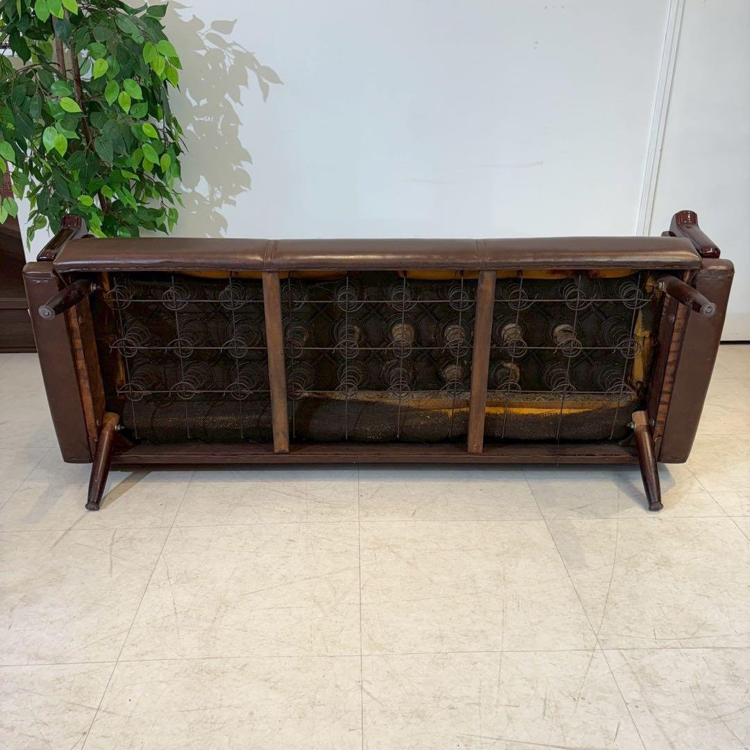 ヴィンテージレザー　3人掛けソファ アームチェア クラシック　喫茶店　レトロ