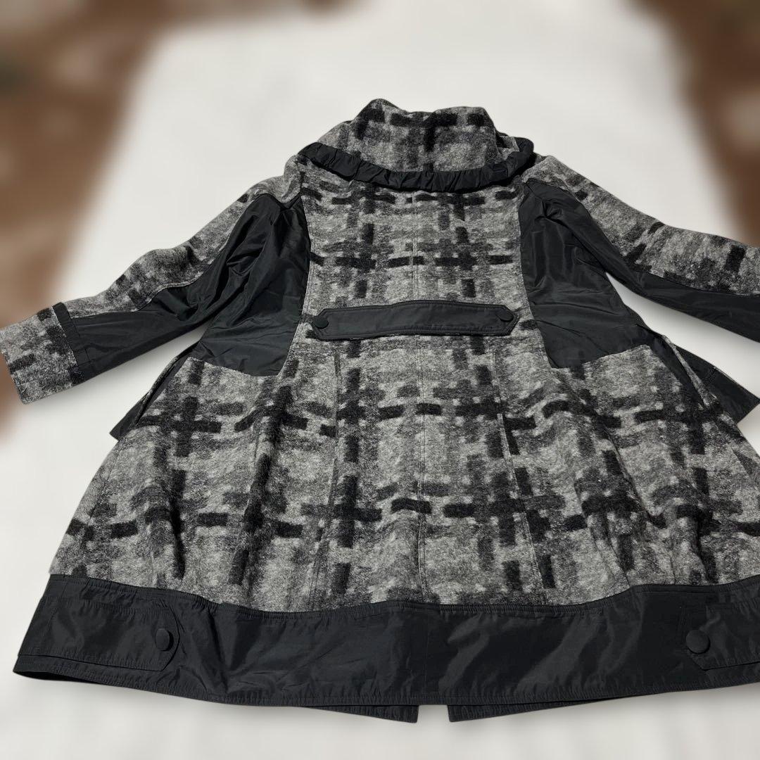 E-clat エイココンドウ　ビッグ襟　ウールブレンド異素材コート裾バルーン42