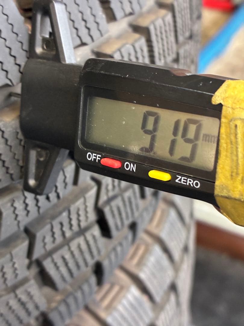 ハイエース キャラバン スタッドレス ４本 195/80R15 107/105L