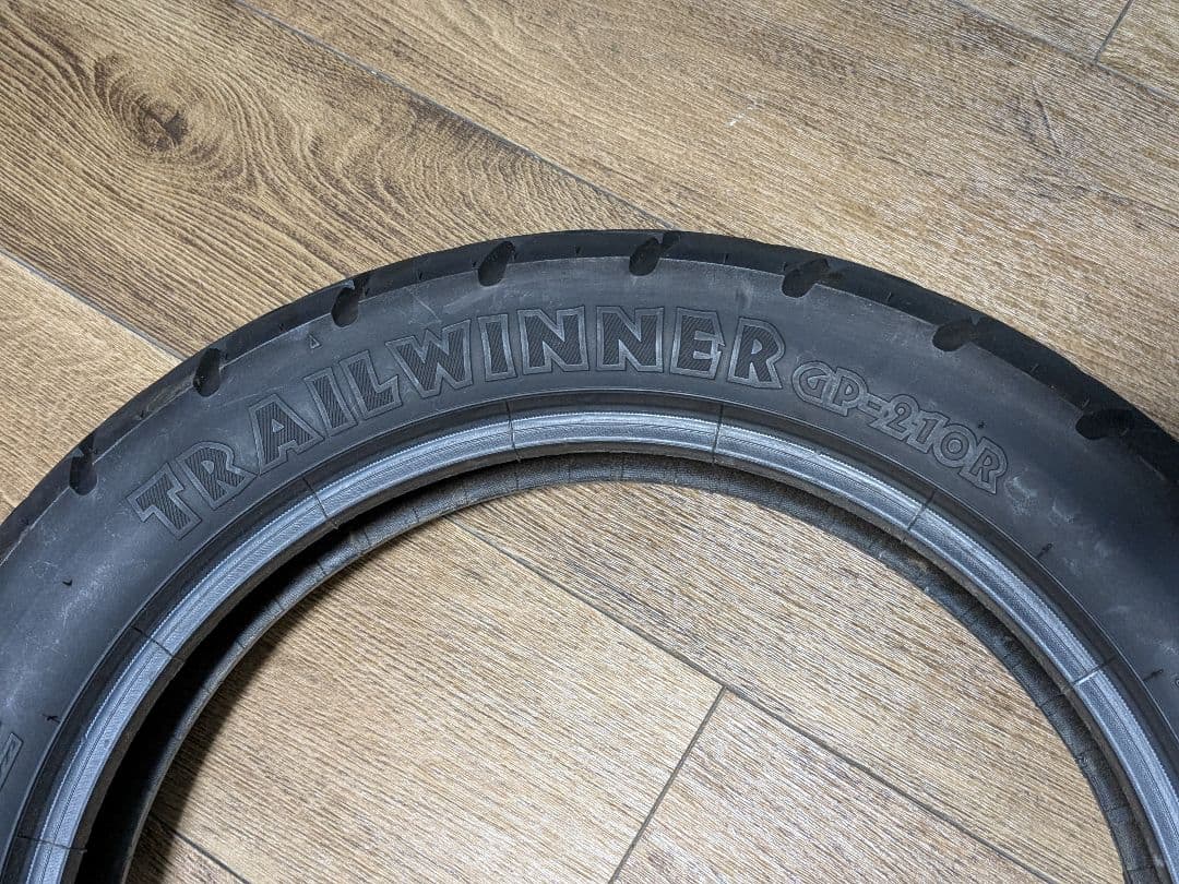 IRC GP-210 120/90-16 トリッカー用タイヤ　リアのみ