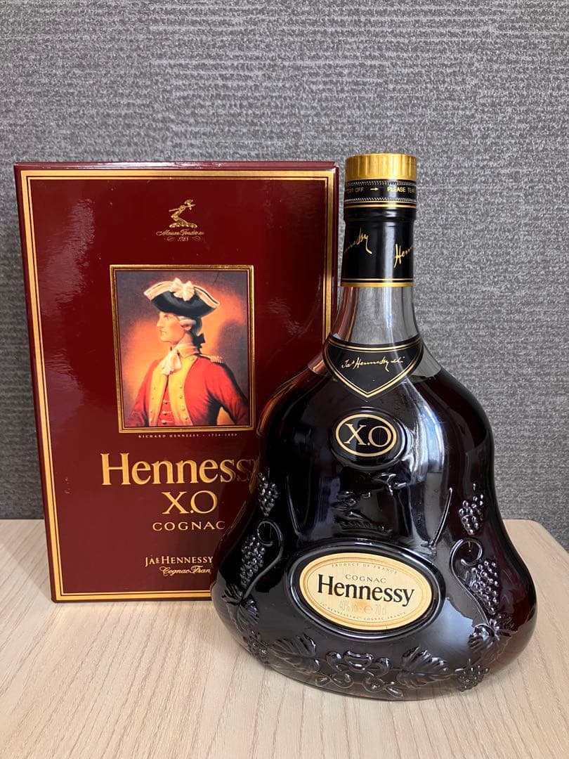 Hennessy XO（ヘネシー） 箱入り　金キャップ　700ml 　未開栓
