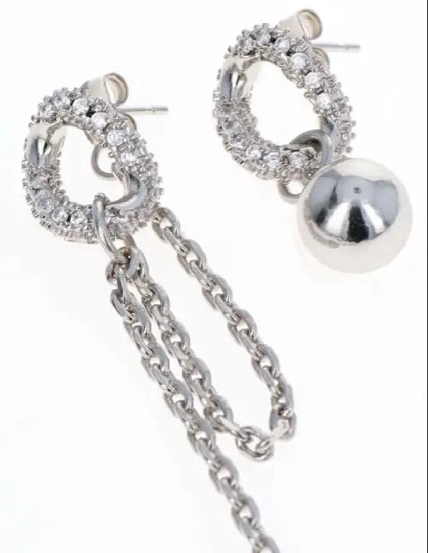 Justin clenquet ピアス