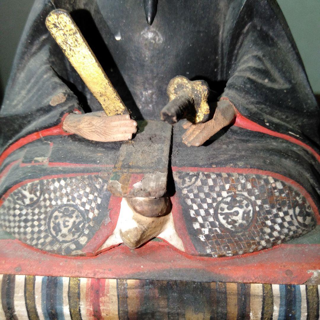 武士の置物　木製　扉付き木製箱付き １体