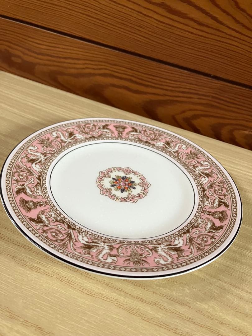 最終価格【稀少・新品・未使用】ウェッジウッド　フロレンティーン　ピンク プレート