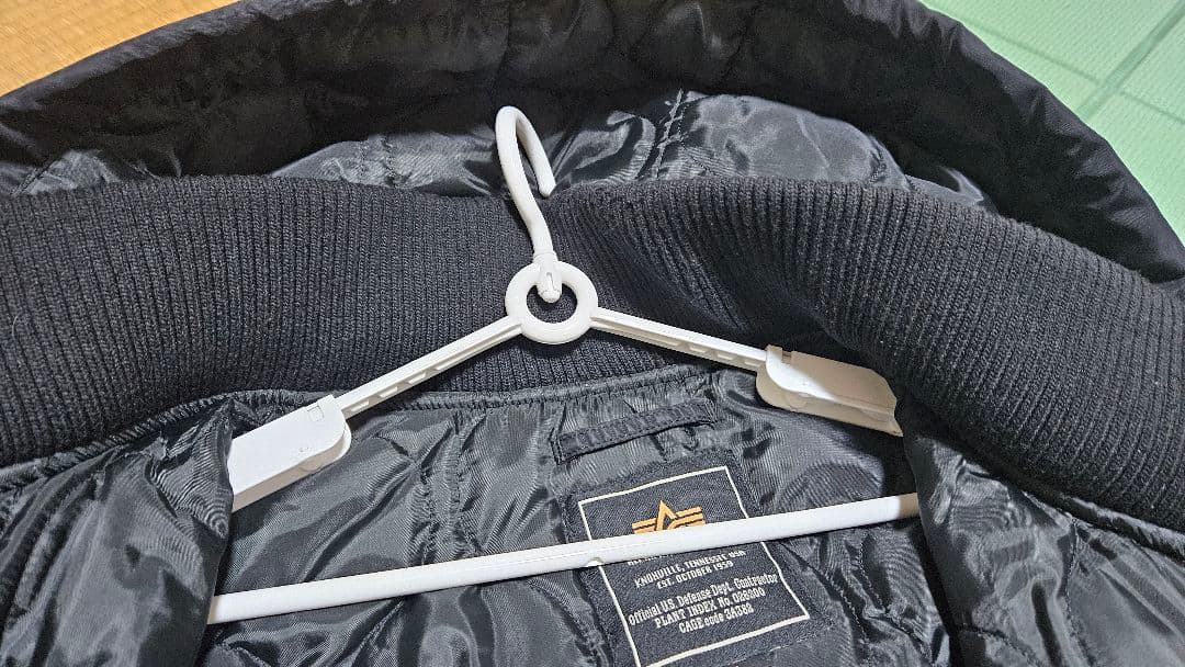 ブラック MA-1 フライトジャケットアルファインダストリー