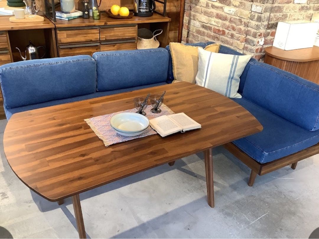 送料込み ウニコ unico SWELLA ダイニングテーブル W1400 美品