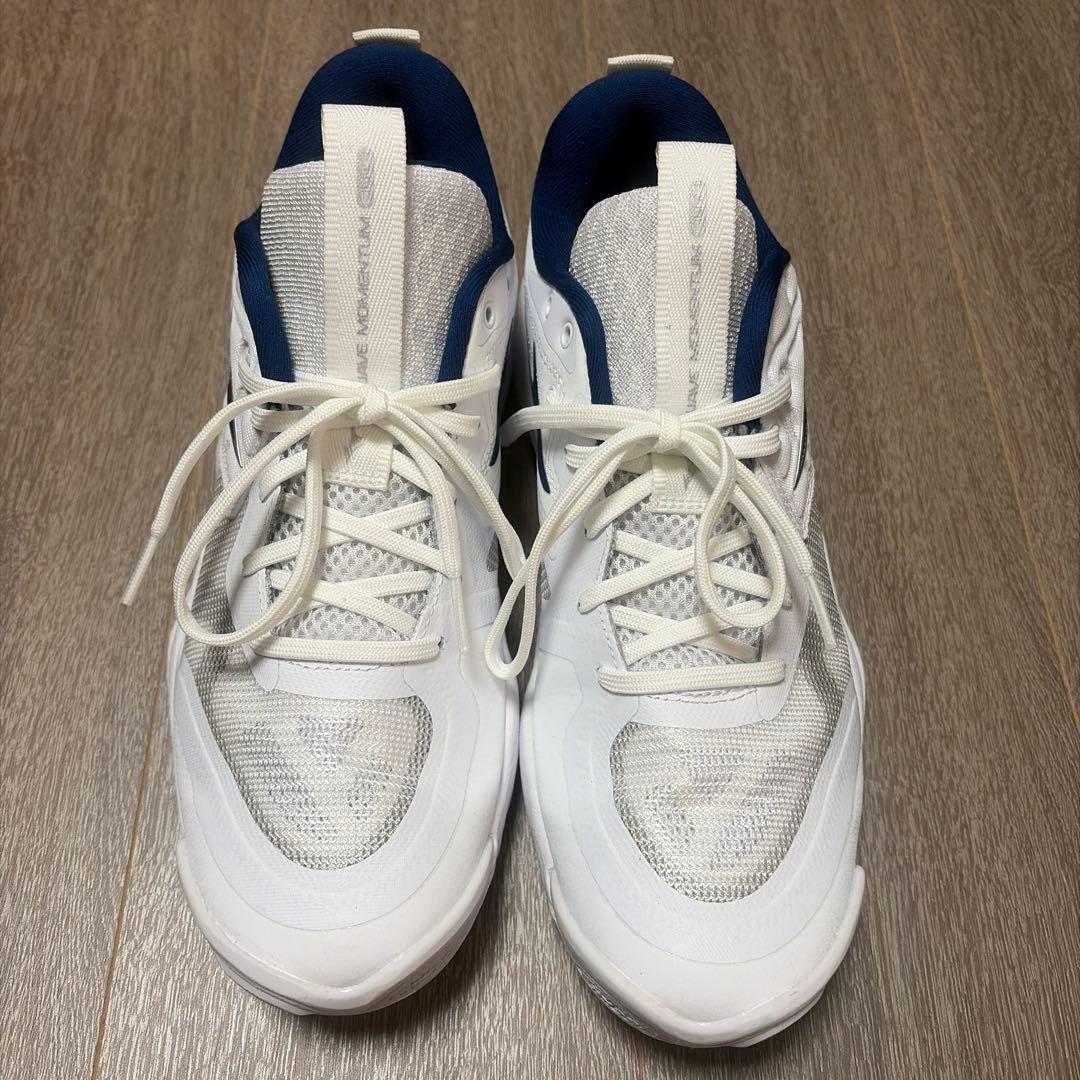 ミズノ バレーボールシューズ ウエーブモメンタム 26.0cm 美品箱なし