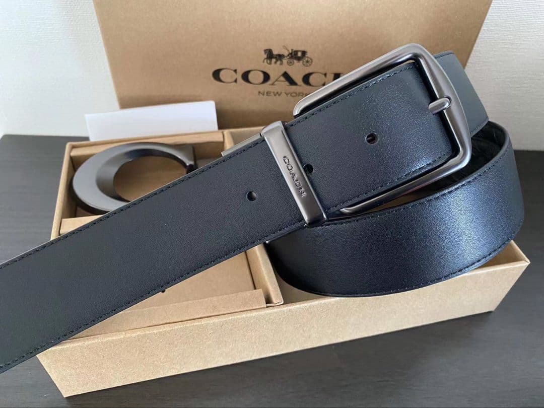 SALE♪コーチ　新品　リバーシブル　シグネチャーベルト　社会人　プレゼント
