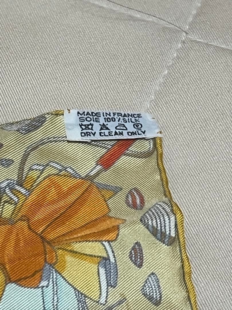 エルメスシルクスカーフ　プチカレ