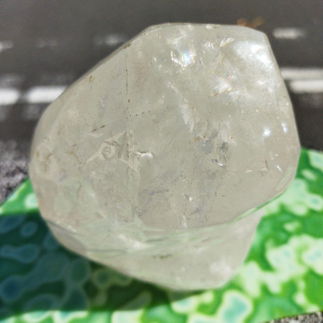 水晶　原石　ツルツル　スベスベ