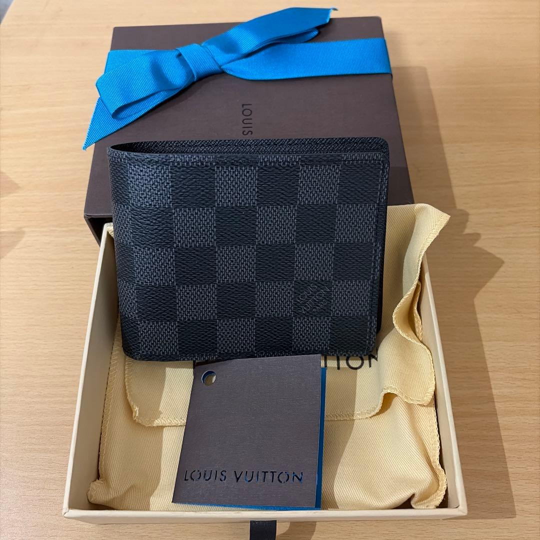 新品未使用　LOUIS VUITTONダミエ・グラフィット 二つ折り財布